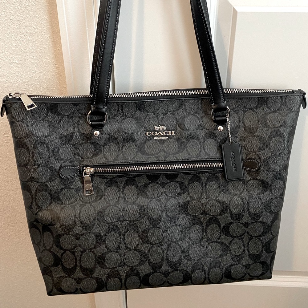 Coach Gallery Tote Bag Black Signature Canvas with Silver Hardware  💁‍♀️ 🌟